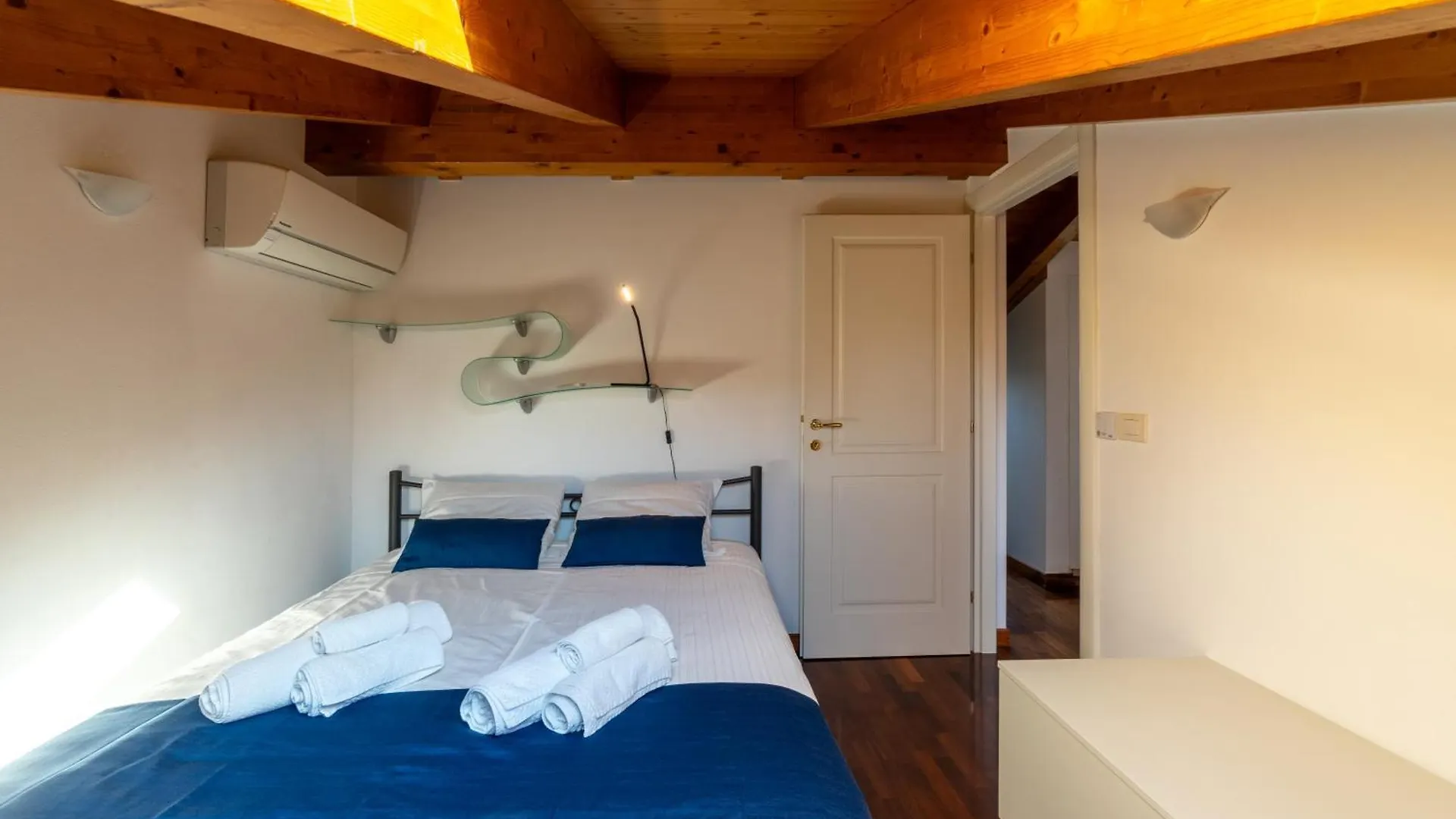 Dimora Aramis 3 Apartment Peschiera del Garda Italy
