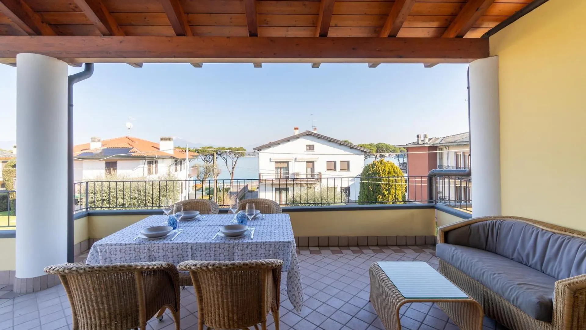 Dimora Aramis 3 Apartment Peschiera del Garda 0*,  Italy