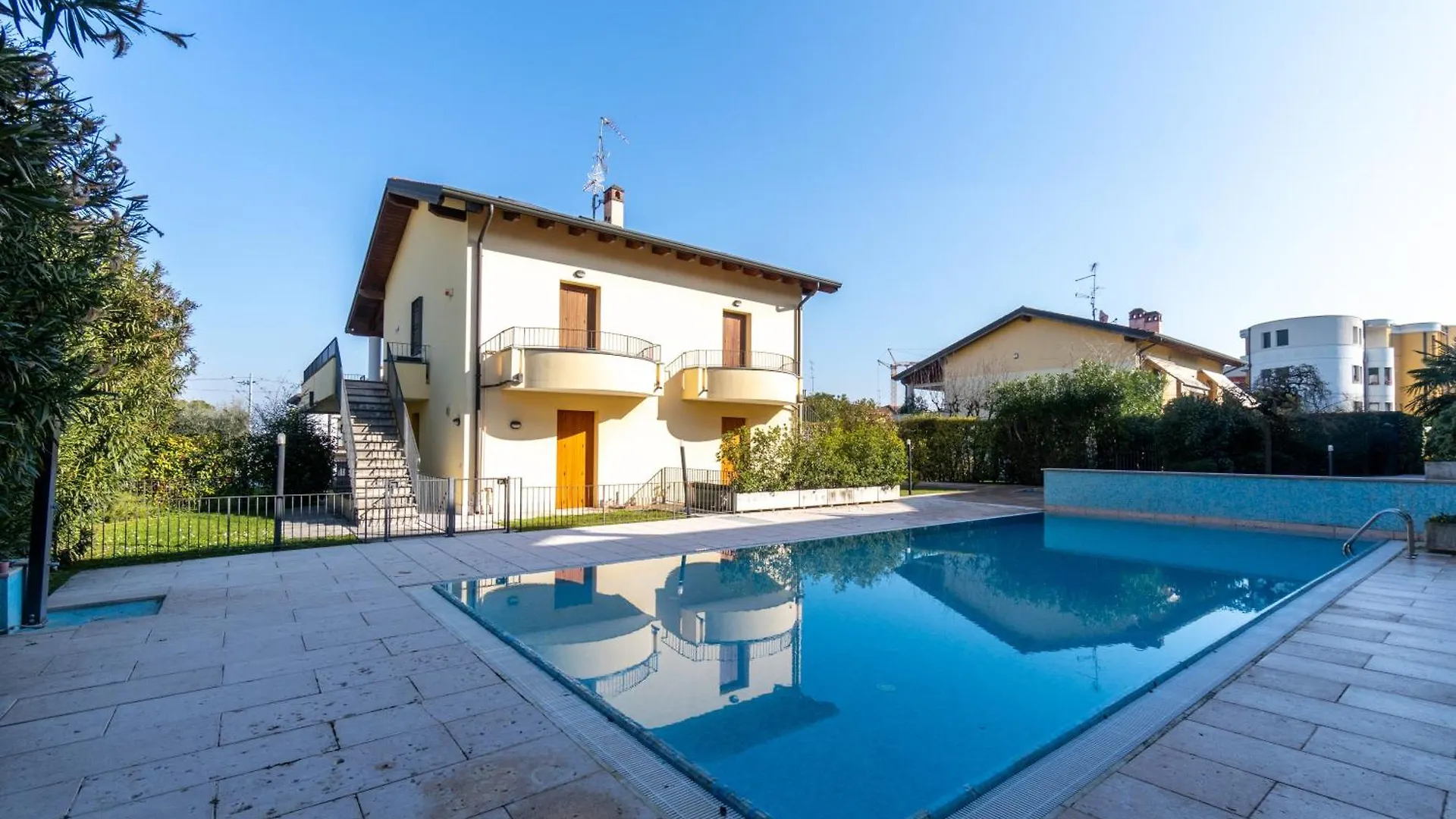 Dimora Aramis 3 Apartment Peschiera del Garda Italy